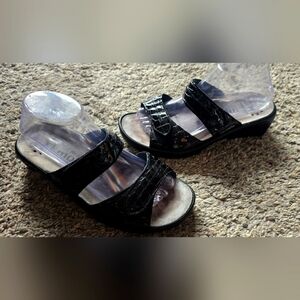 Mephisto Mobils Ulda Air Relax Black Sandals Size 8.5  Patent velcro closure